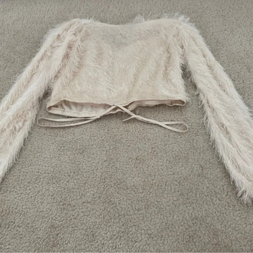 Hansen & Gretal Fringe Cream Cropped Sleeve Top